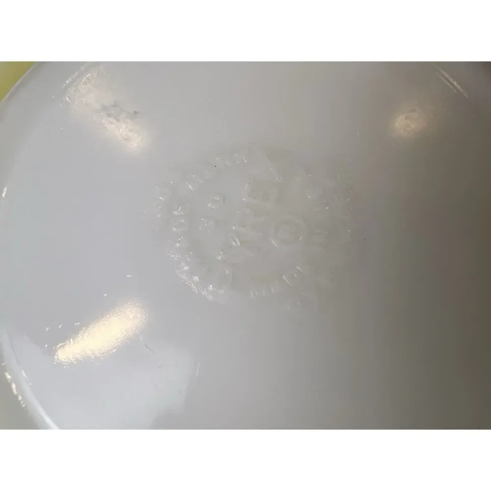 Pyrex #404 Yellow Nesting Mixing Bowl 4 Qt Vintage Primary Color